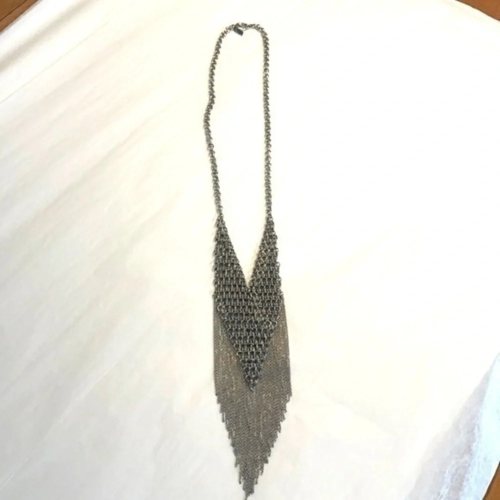 Mesh & fringe necklace